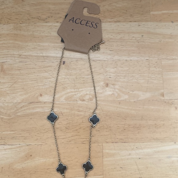 Good tone and black double side y - necklace. Necklace is 18 in w 3 in extender - Picture 2 of 6